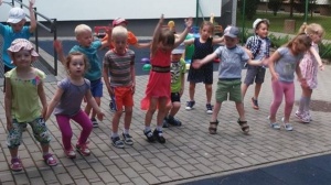 ćwiczenia na świeżym powietrzu, przedszkole casper, Lubartów